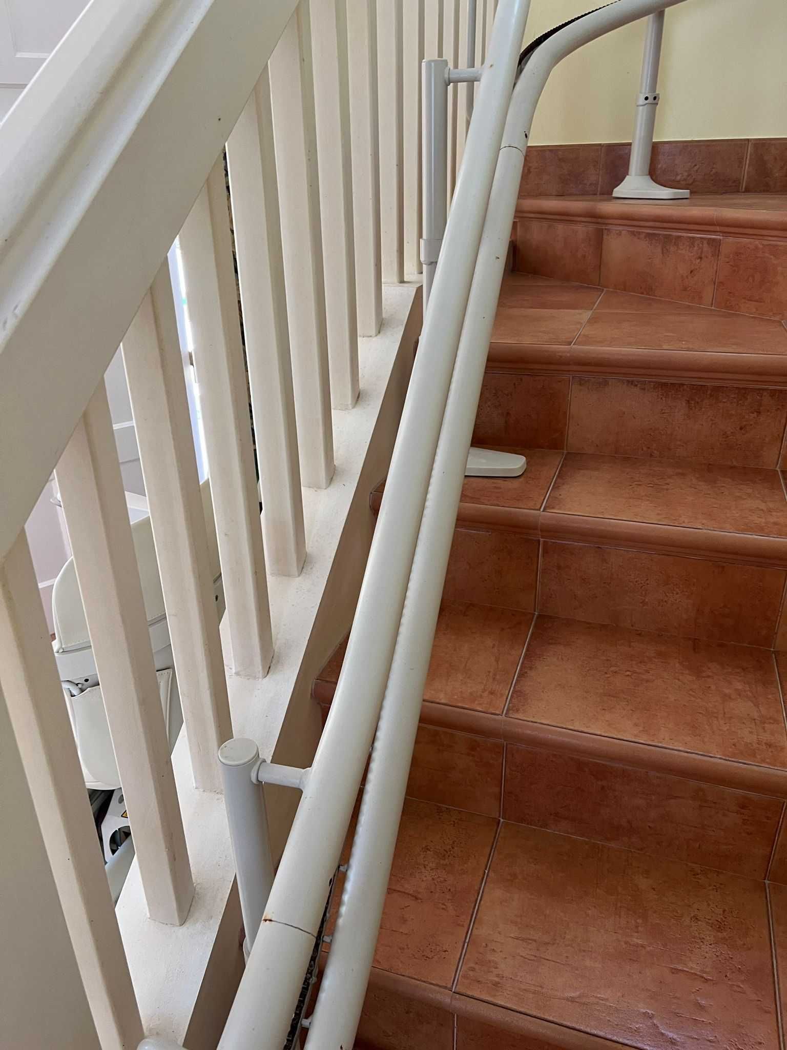 Cadeira de apoio elevatoria do R/C para o 1º andar