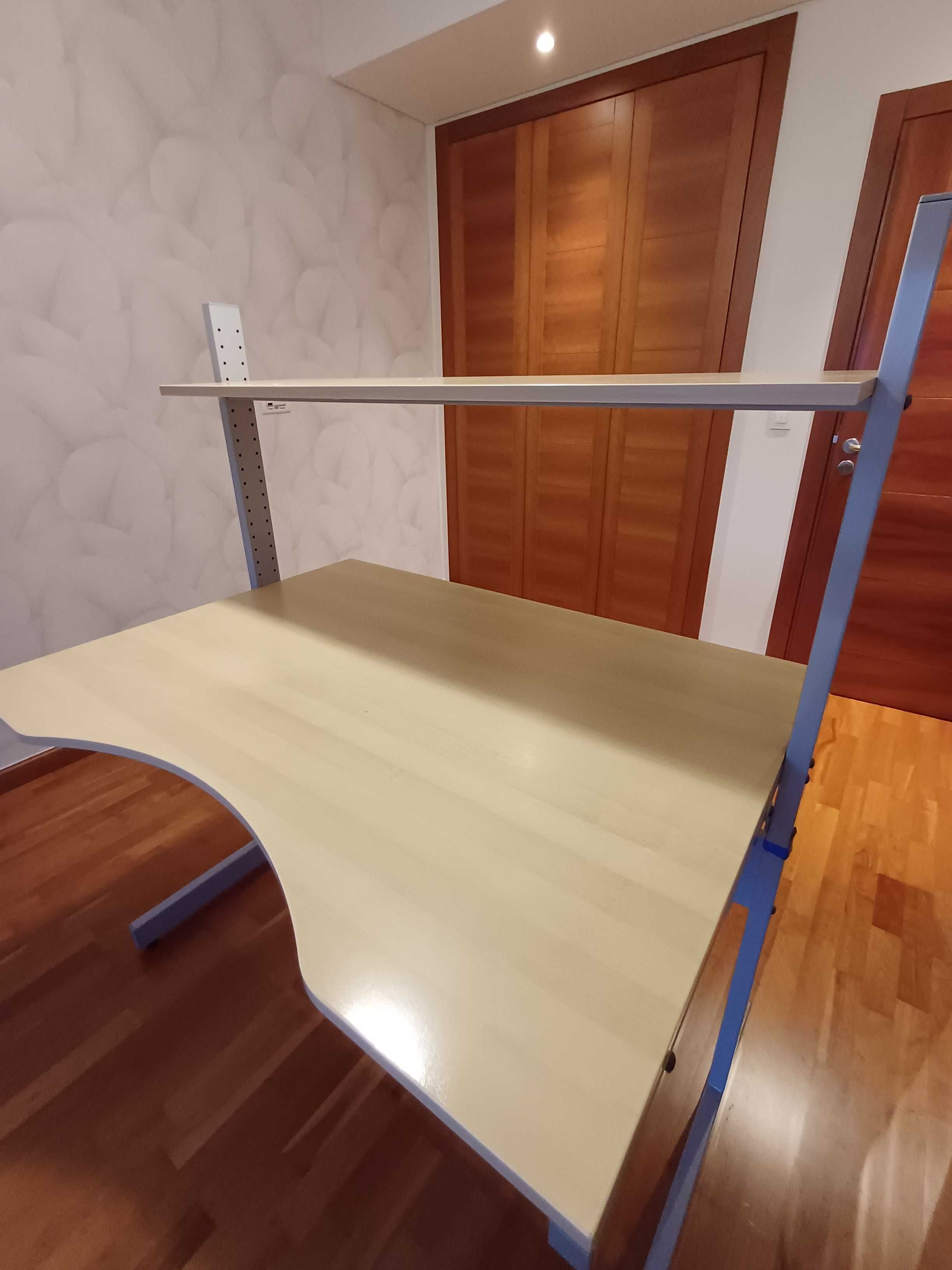 Secretária  Ikea