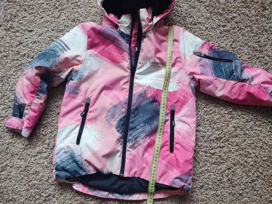 Reima. Зимова  куртка для дівчинки 122-128