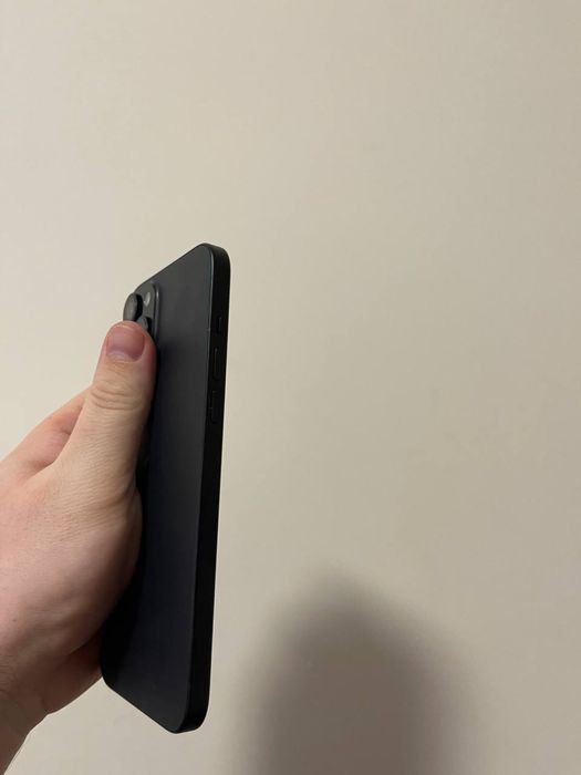 Продам Iphone 15 plus 128гб rsim в хорошому стані