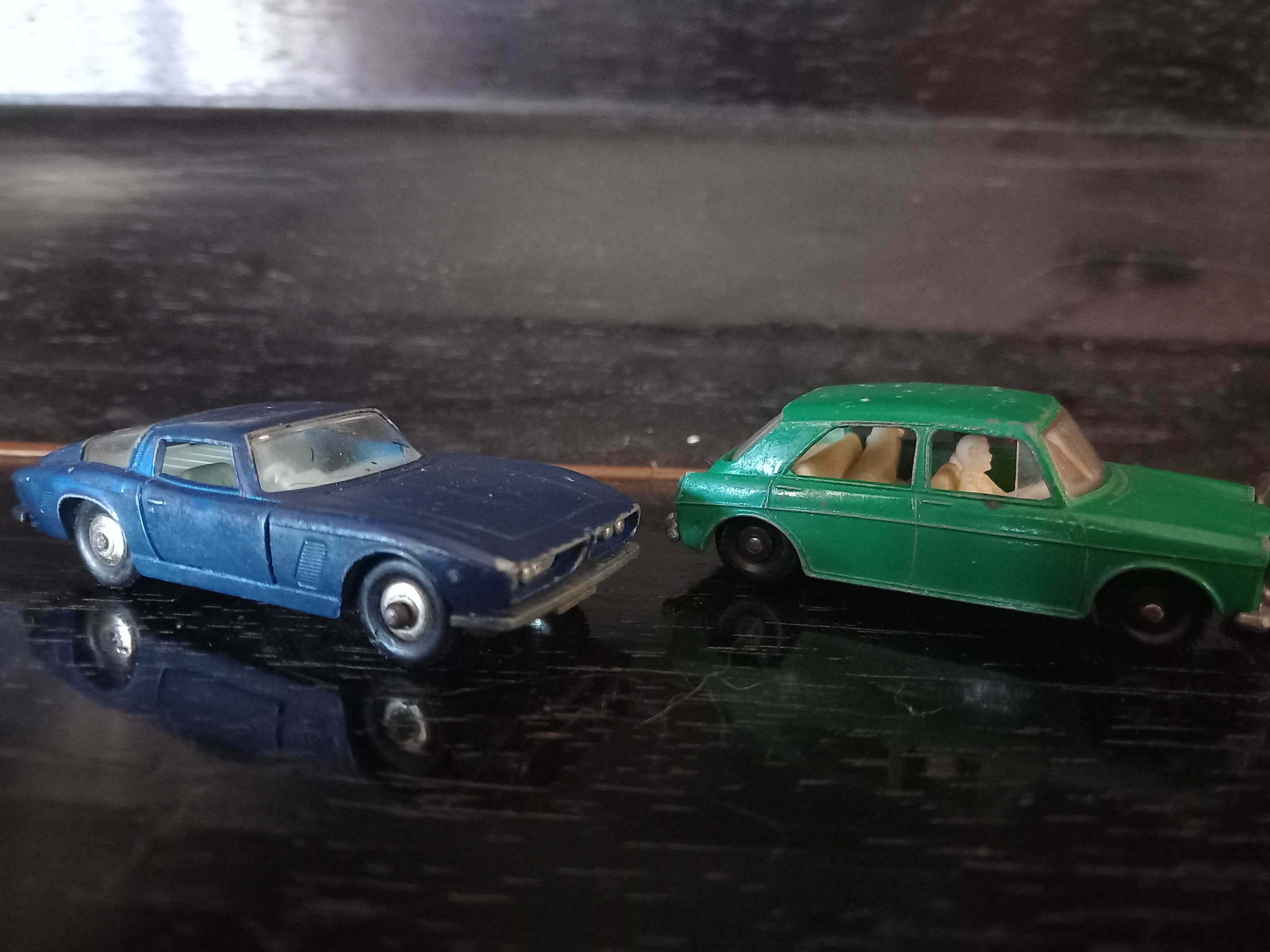 Pequenas e antigas miniaturas vintage de carros Matchbox