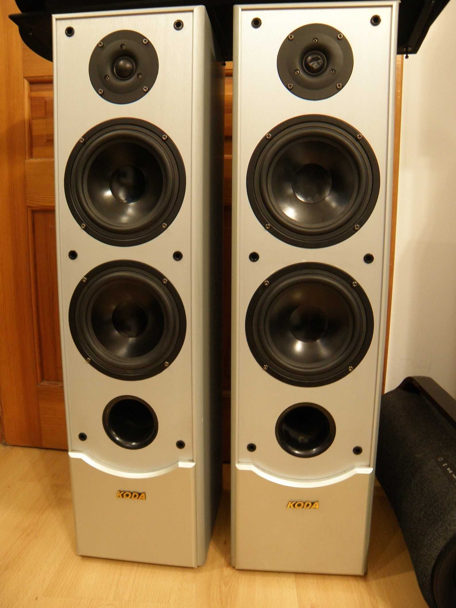 Kolumny renomowanej firmy Koda AV 702 F jak jamo , m audio