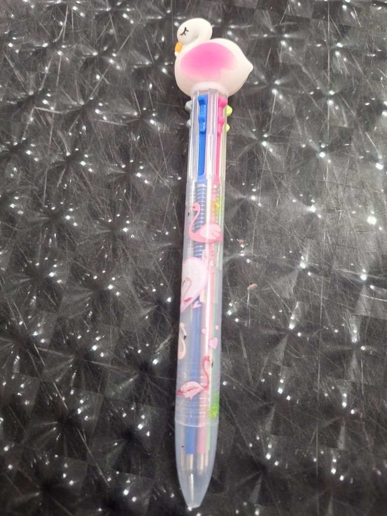 Caneta com varias cores