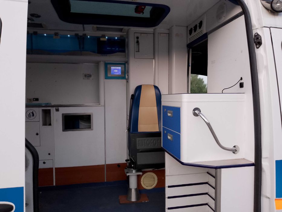 Sanitarny Mercedes Sprinter Automat  Ambulans Karetka PNEN 1789 Kamper