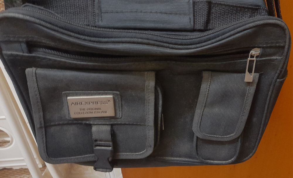 Mala desportiva cor preto - ÚLTIMOS DIAS