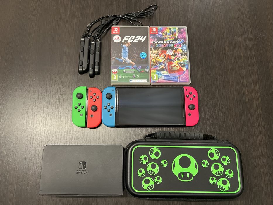 Nintendo Switch Oled + 2 gry + 4 kontrolery + pokrowiec i szklo