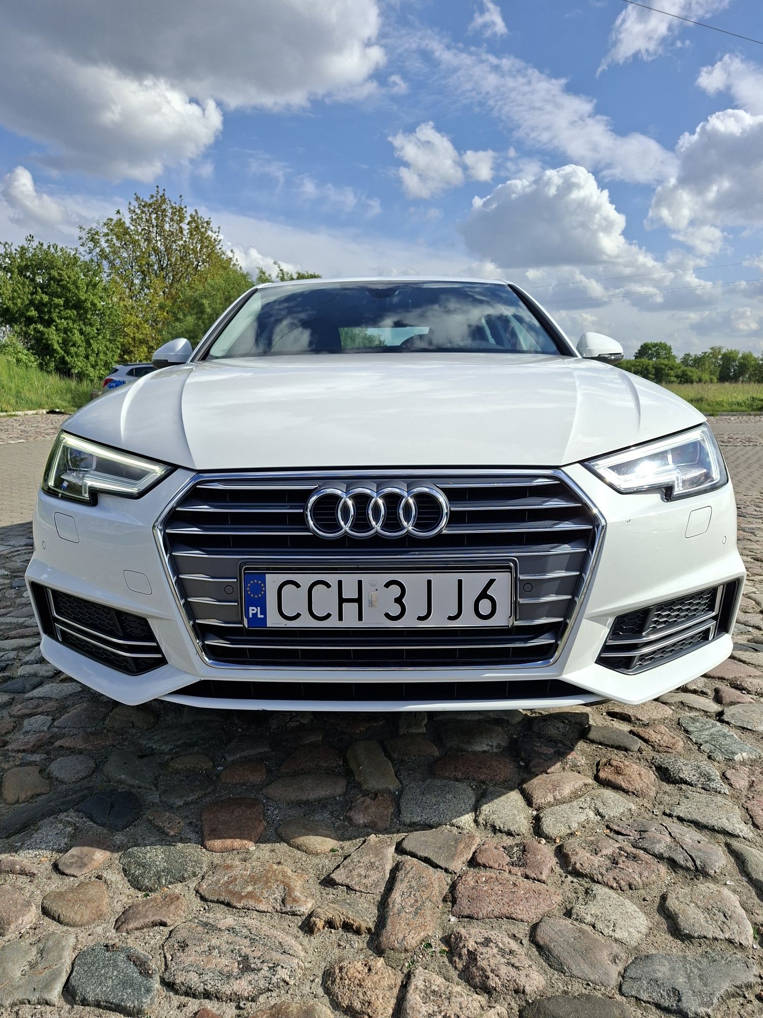 Audi A4B9 S-line 2018r 2.0D 150km
