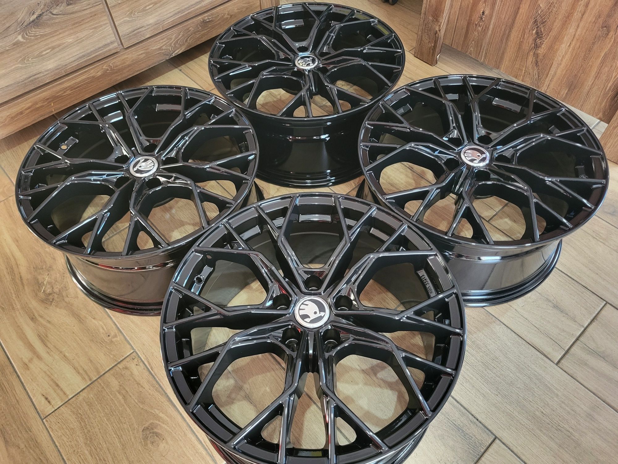 Alufelgi 18" 5x112 ET40 SKODA Octacvia III IV RS SUPERB III Kodiaq !