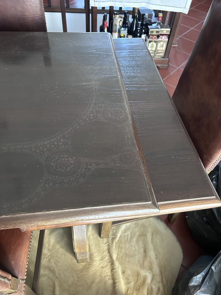 Mesa de jantar extensível + 6 cadeiras