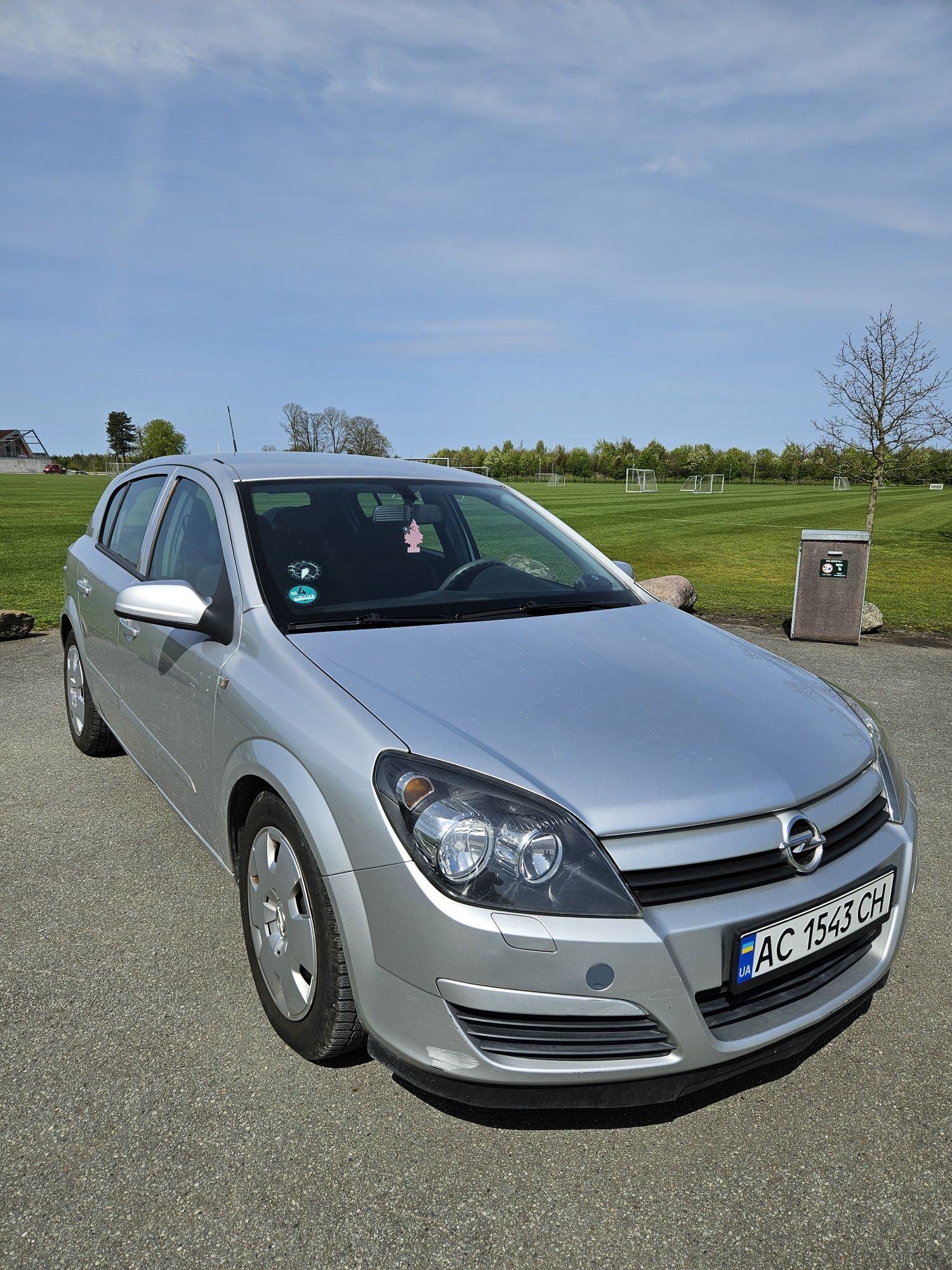 Opel Astra H 1.6i hatchback