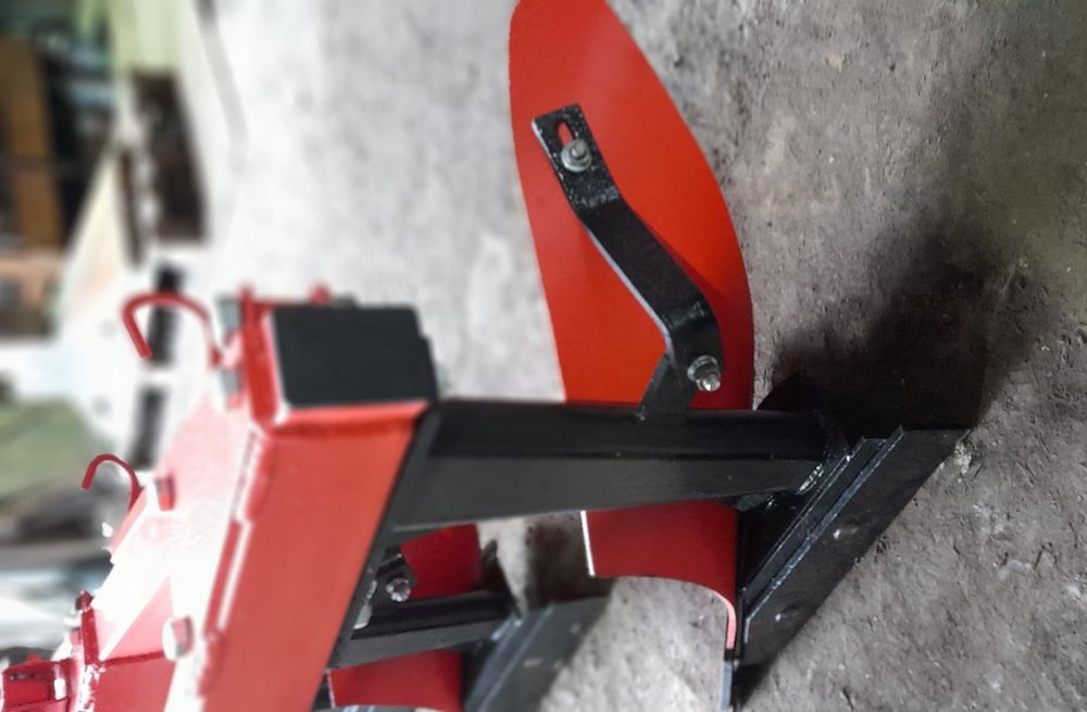 Продам плуг" ВІРАКС " 3/25