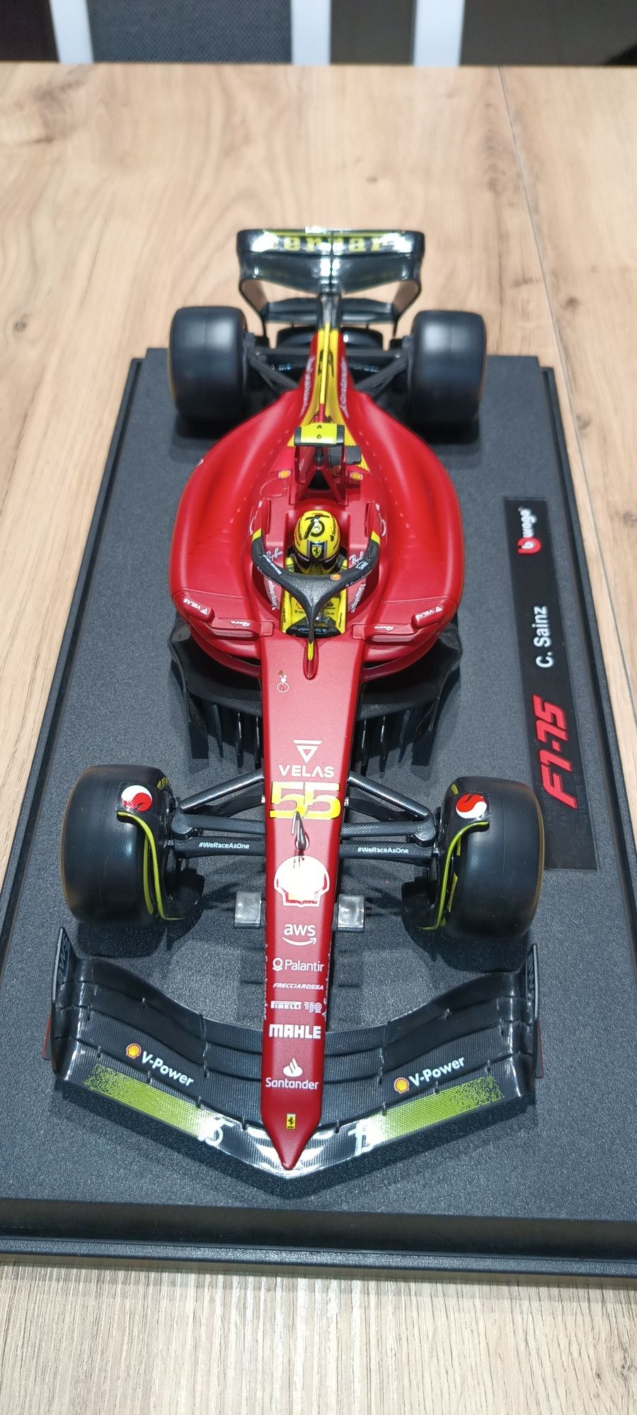 Model Ferrari F1 75 Carlos Sainz 1:18