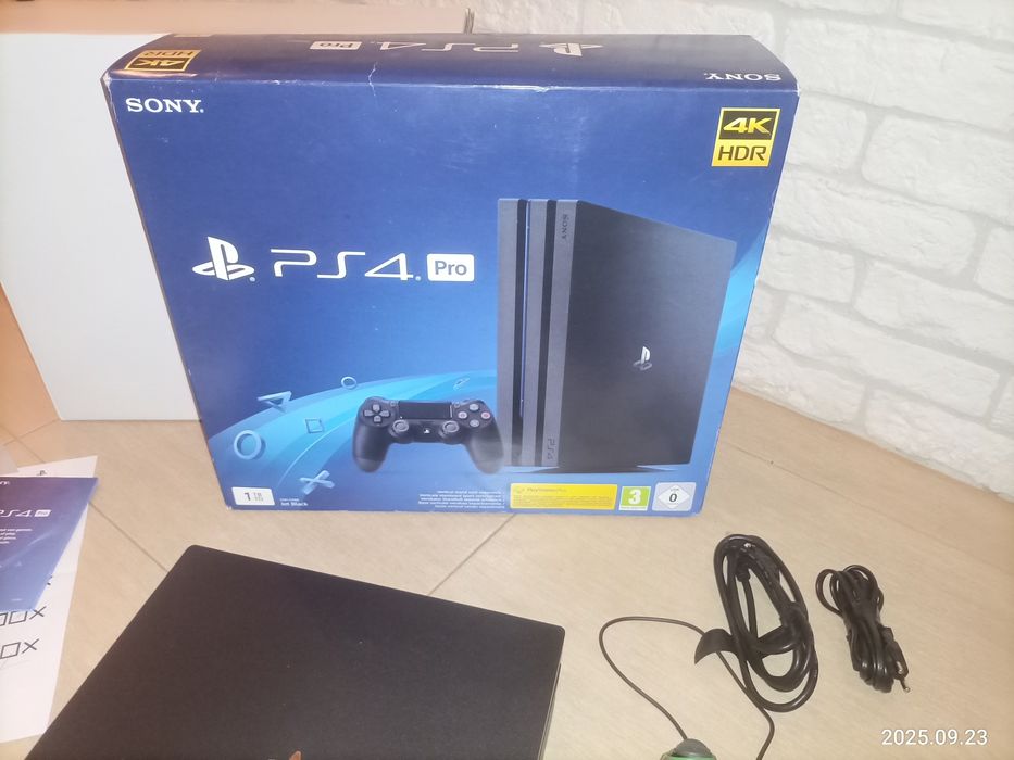 Play Station 4 Pro CUH-72168 1 Tb