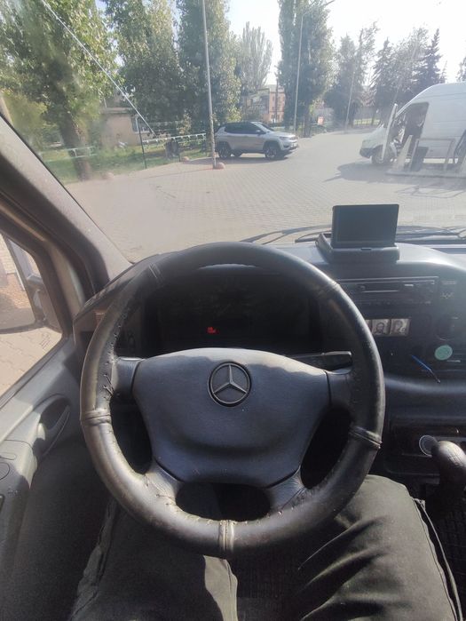 Продам Мерседес Спринтер 208D