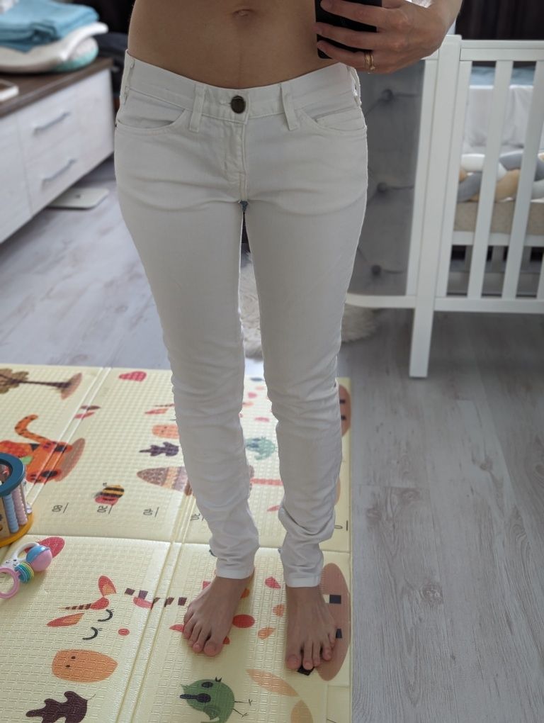 Жіночі джинси білі з низькою посадкою 26р