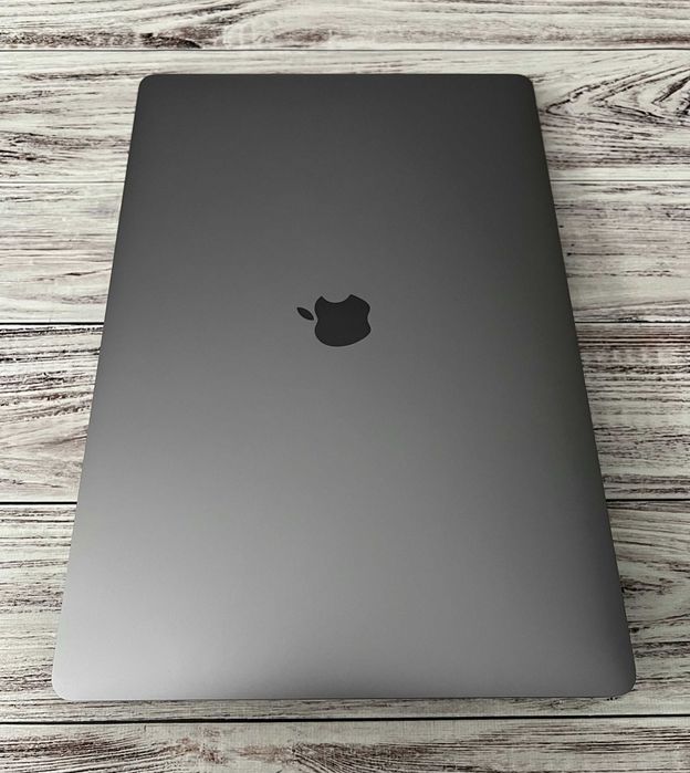 MacBook Pro 16" A2141 (Touch Bar 2019)Core i9 2.4/32/500 Pro 5300M 4Gb