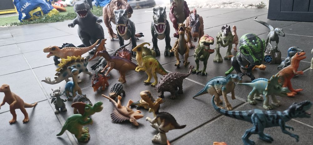Brinquedos dinossauros