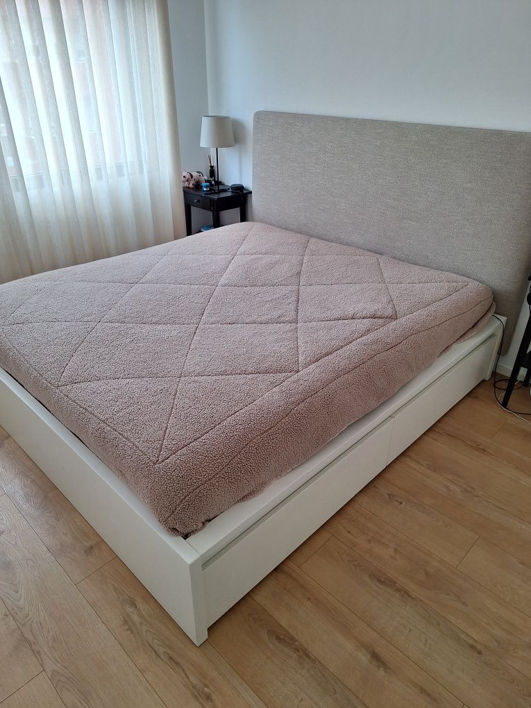 Cama Casal com Gavetões