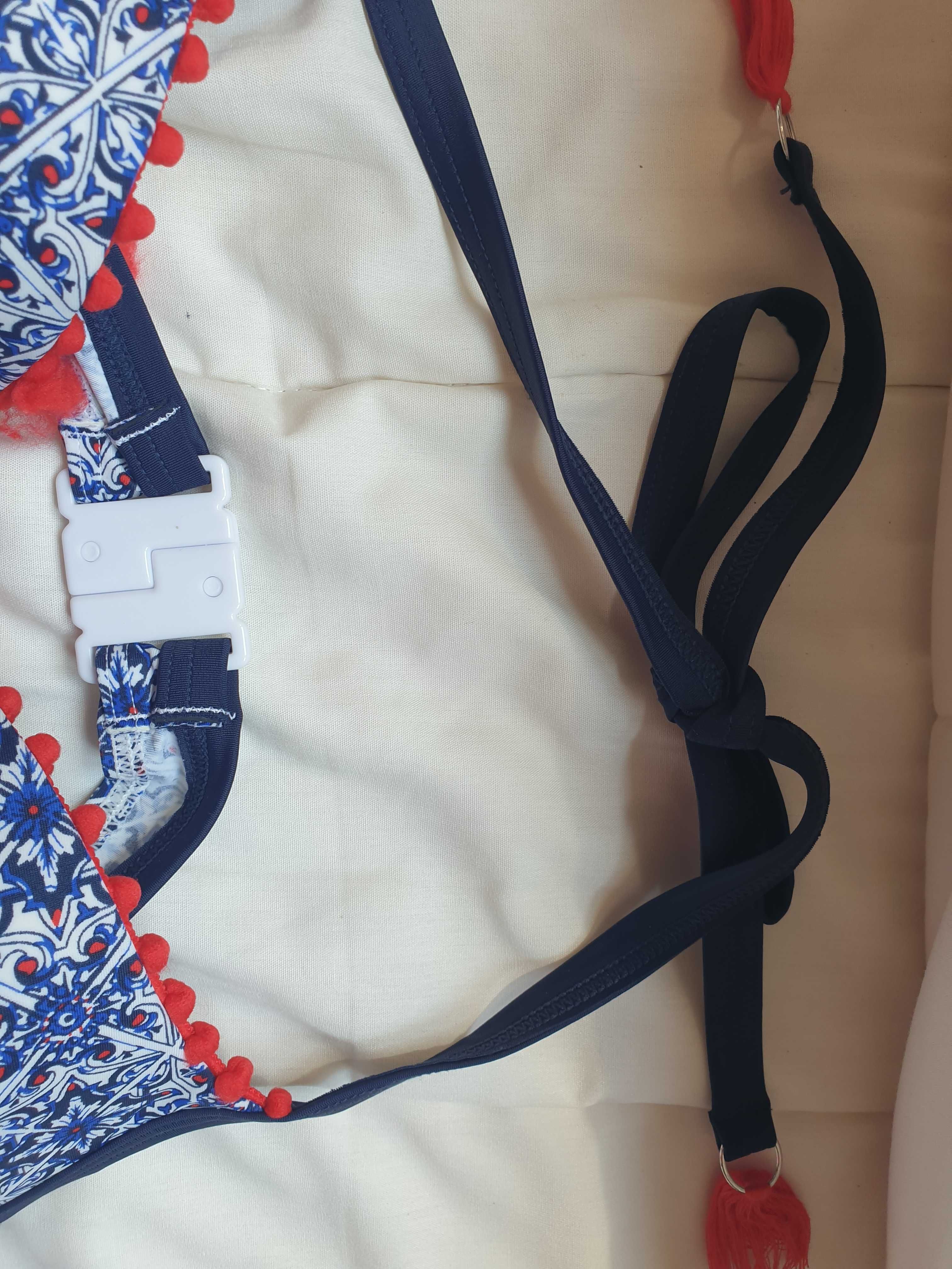 Granatowo-biało-czerwone bikini z chwostami r. 36D