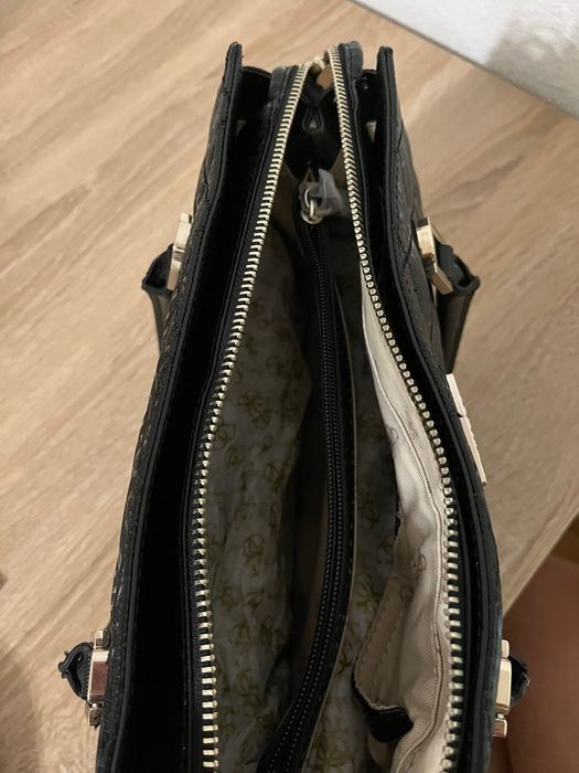 Bolsa Guess preta