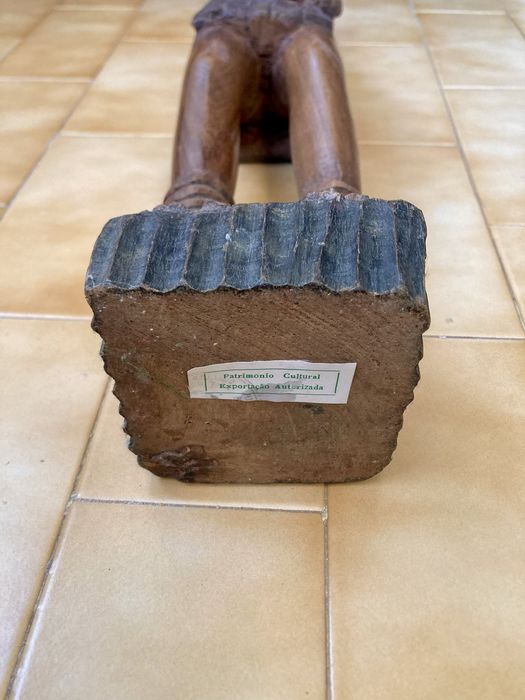 Estatueta Madeira Africana