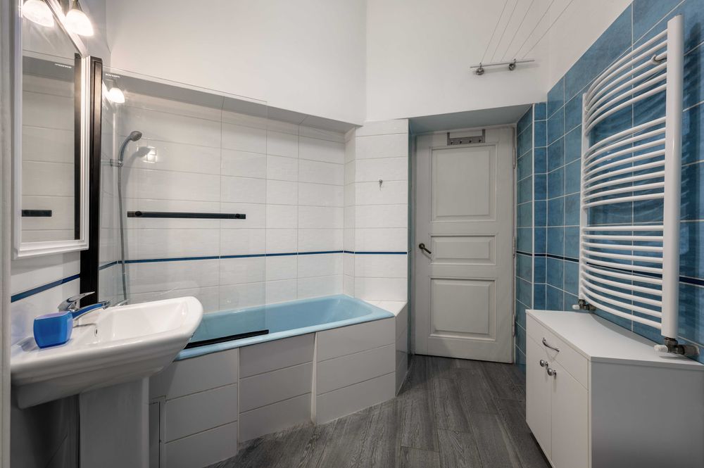 Оренда просторої 2к в історичному центрі.