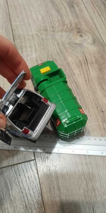 PAKA zestaw pojazdy duże resoraki radiowóz śmieciarka