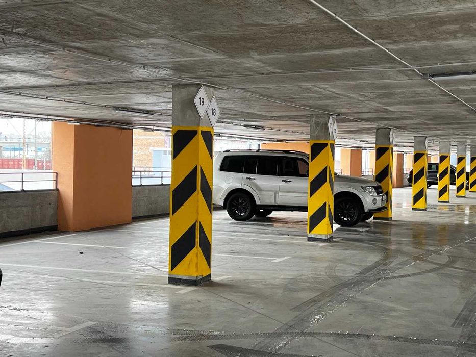 Паркомісце,   наземний  паркінг у ЖК Dream Town,  продаж