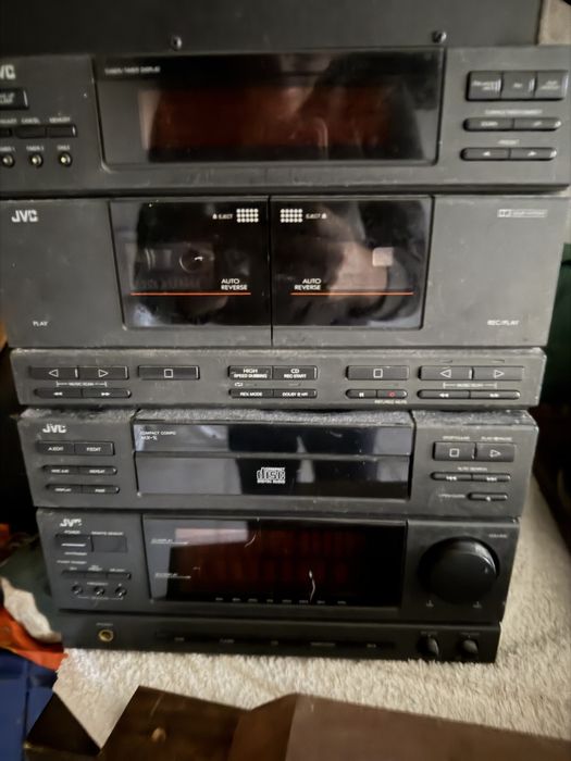 Aparelhagem jvc.