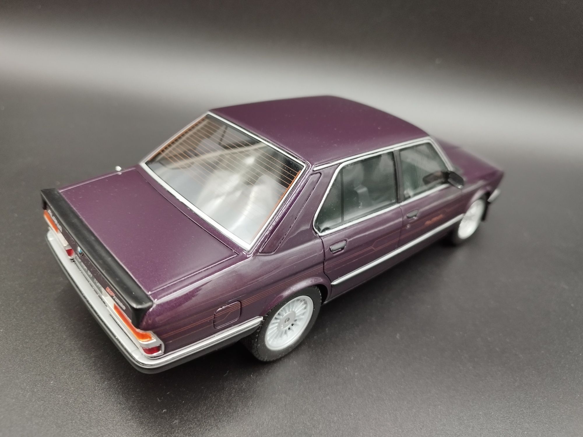 1:18 Otto 1982 BMW Alpina B7 Turbo E28 M5 model