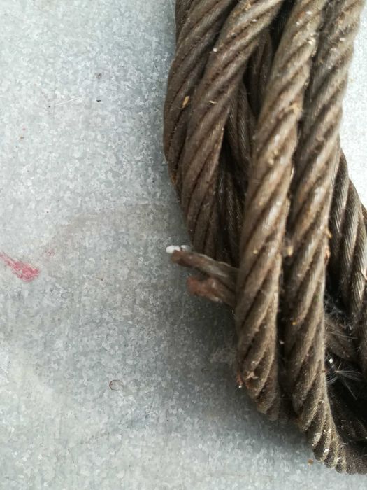 два стальных троса 8 мм толщина