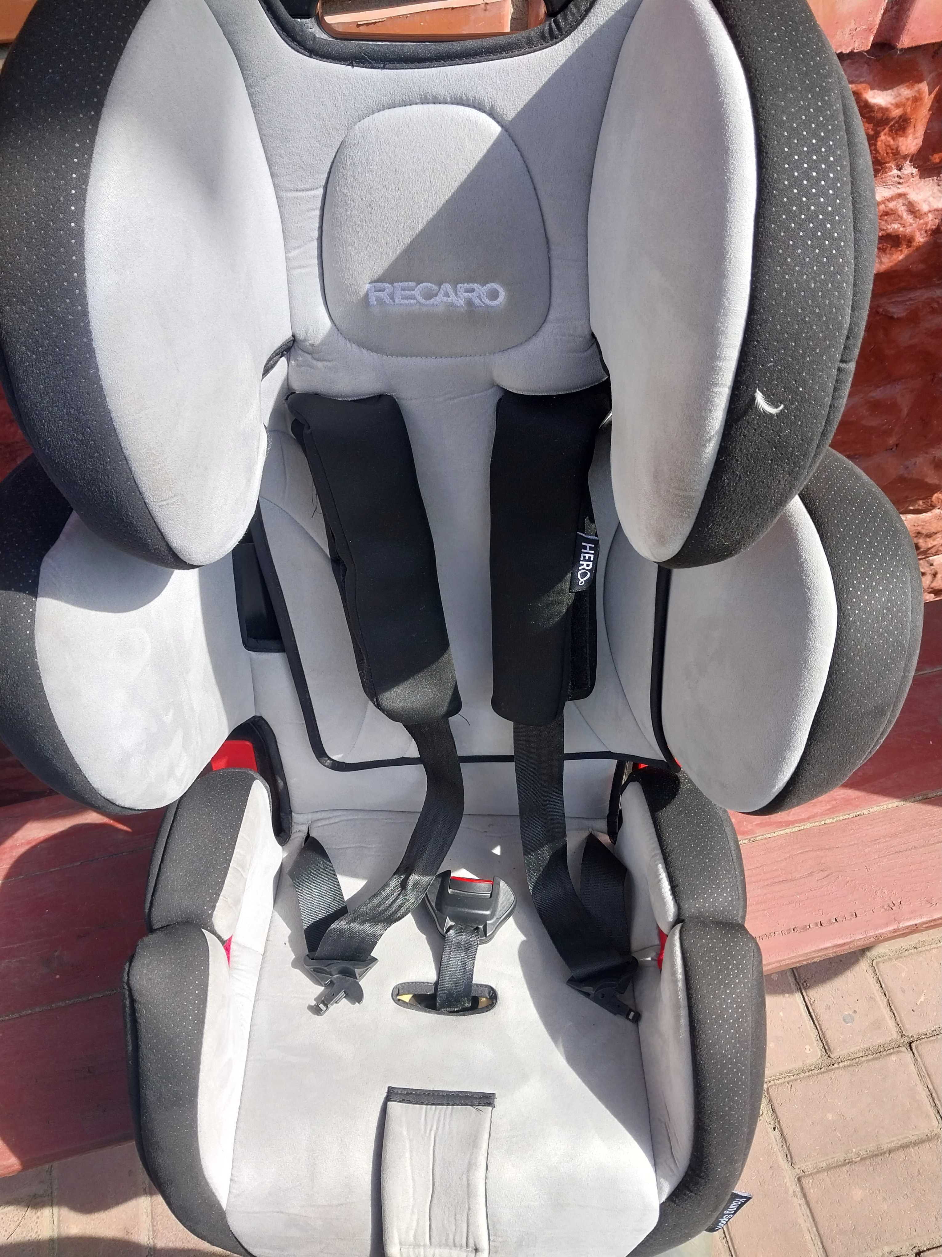 Автокрісло Recaro Young Sport Hero Grey, у гарному стані!