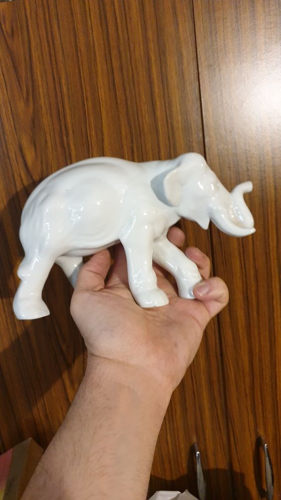 Slonik figurka porcelanowa