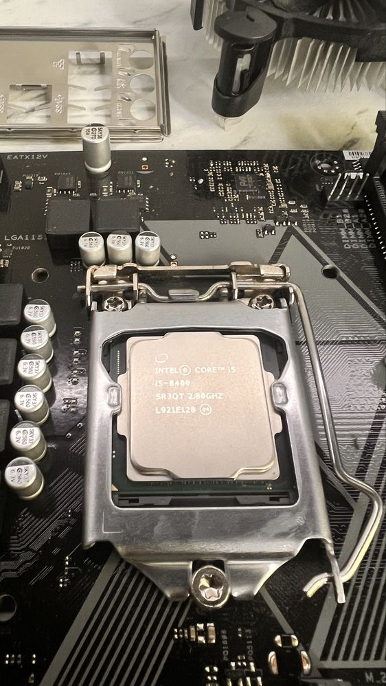 Топова материнка ASUS PRIME H370M-plus + Процесор Intel Core i5-8400