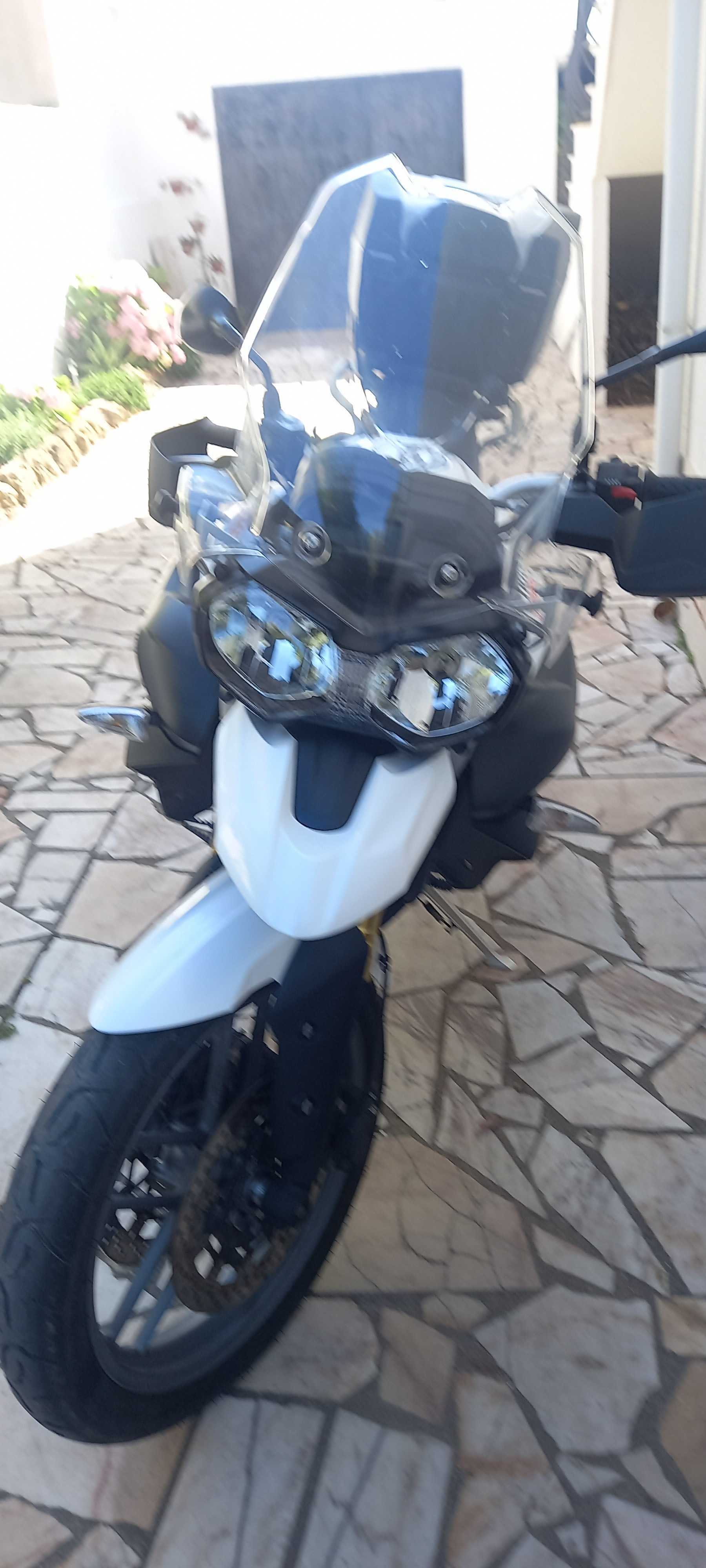 Triumph Tiger 800