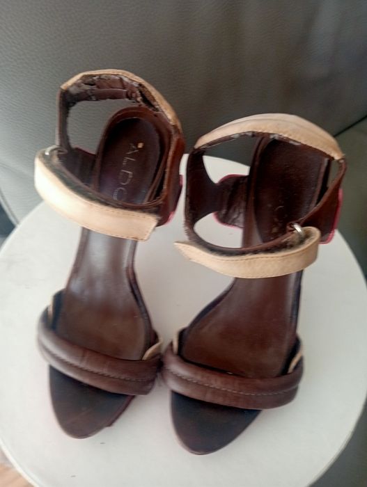 Sandálias Aldo pele genuína 36