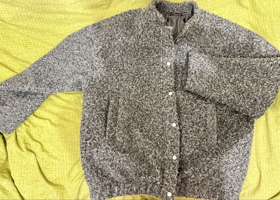 Жіночий теплий бомбер