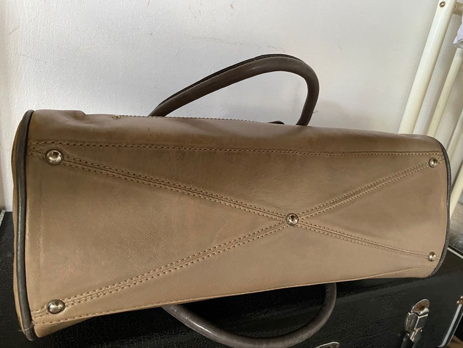 Mala de ombro em pele genuína