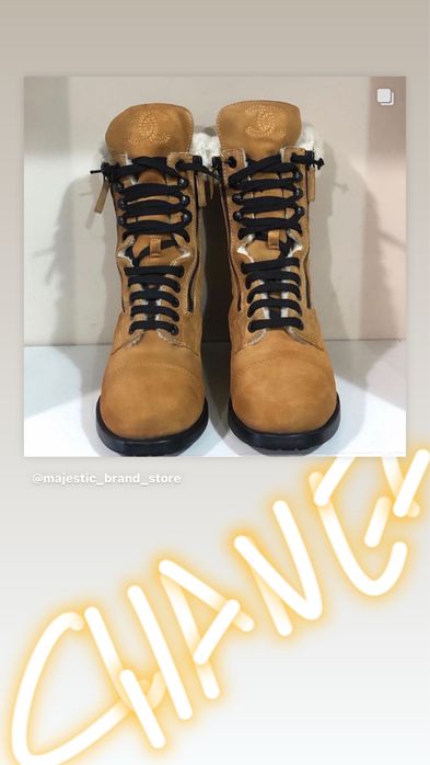 Ботинки на меху Chanel . Оригинал. Италия .