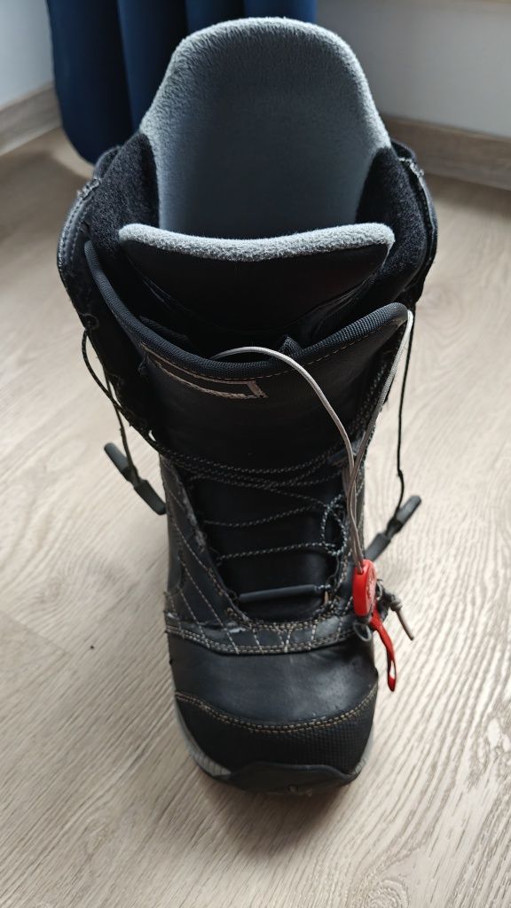 Burton Imperial rozmiar buta 44