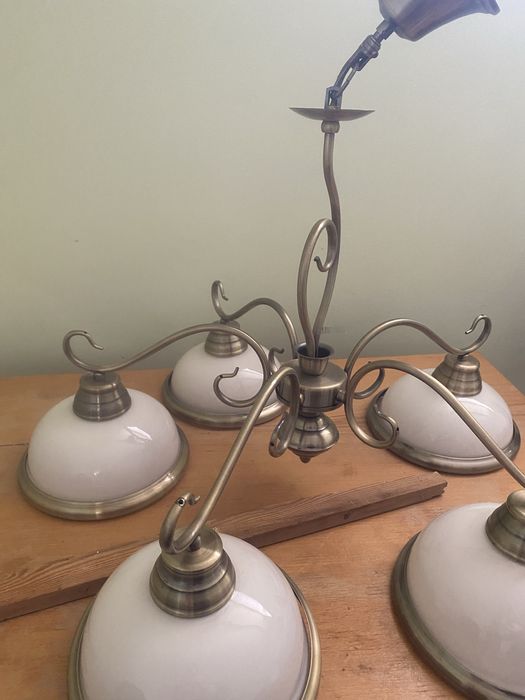 Люстра на пʼять плафонів