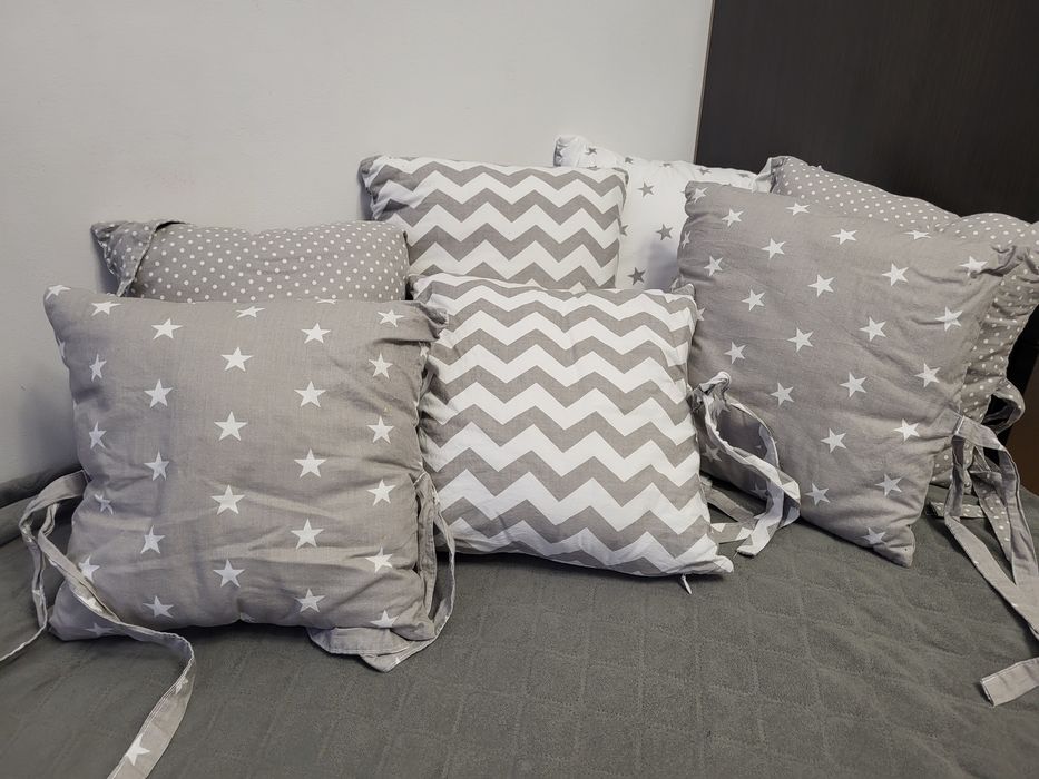 Бортики подушки + простинь в ліжечко,колиску