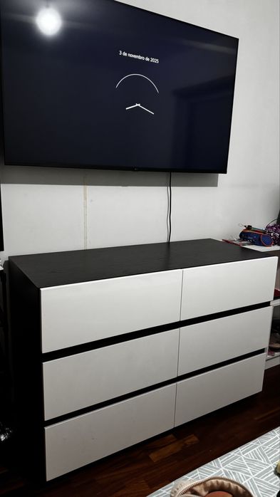 Vendo cómoda semi nova