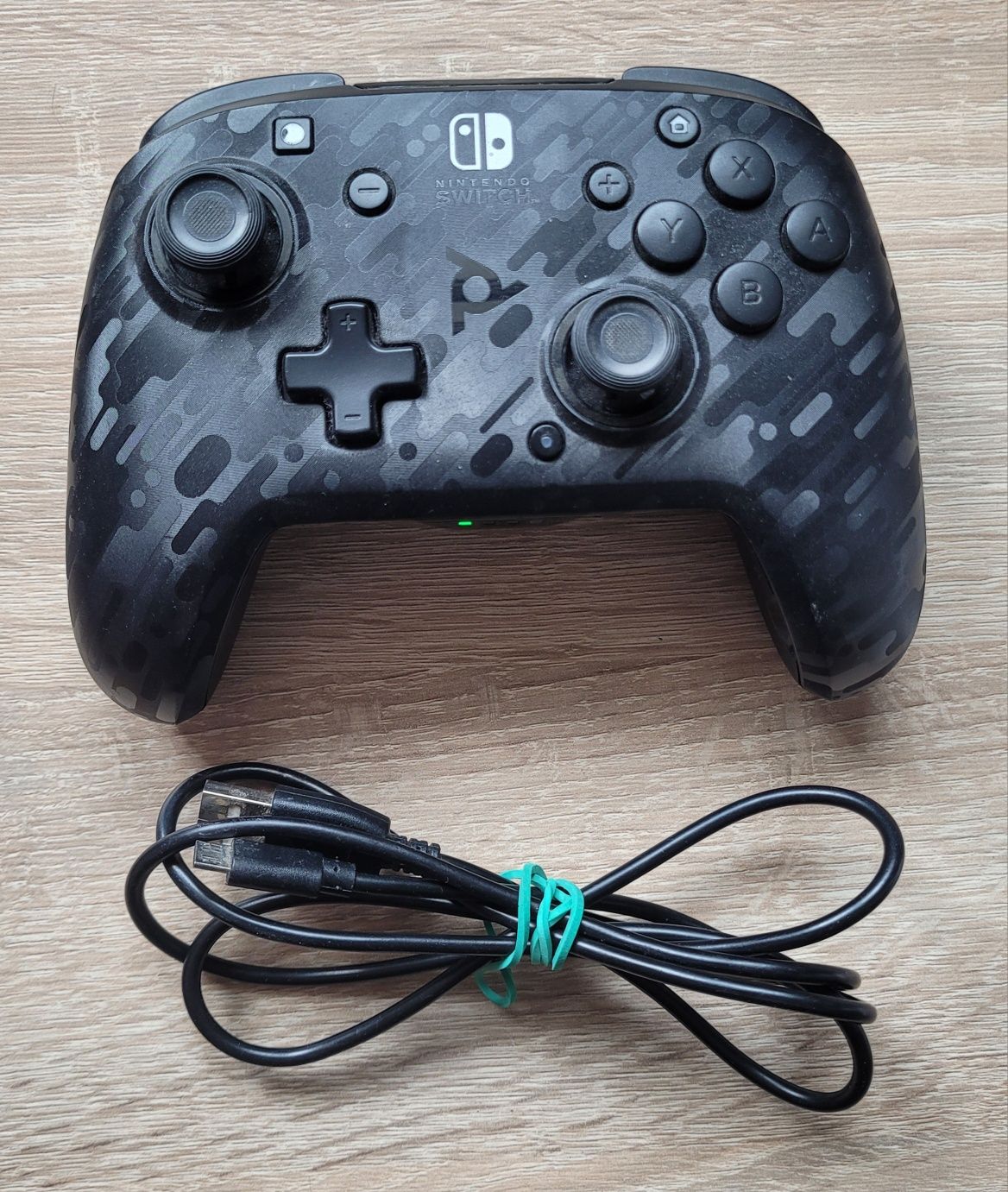 PDP SWITCH, Pad bezprzewodowy
FACEOFF Camo Czarny