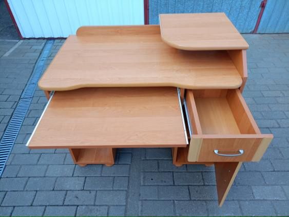 Sprzedam biurko komputerowe