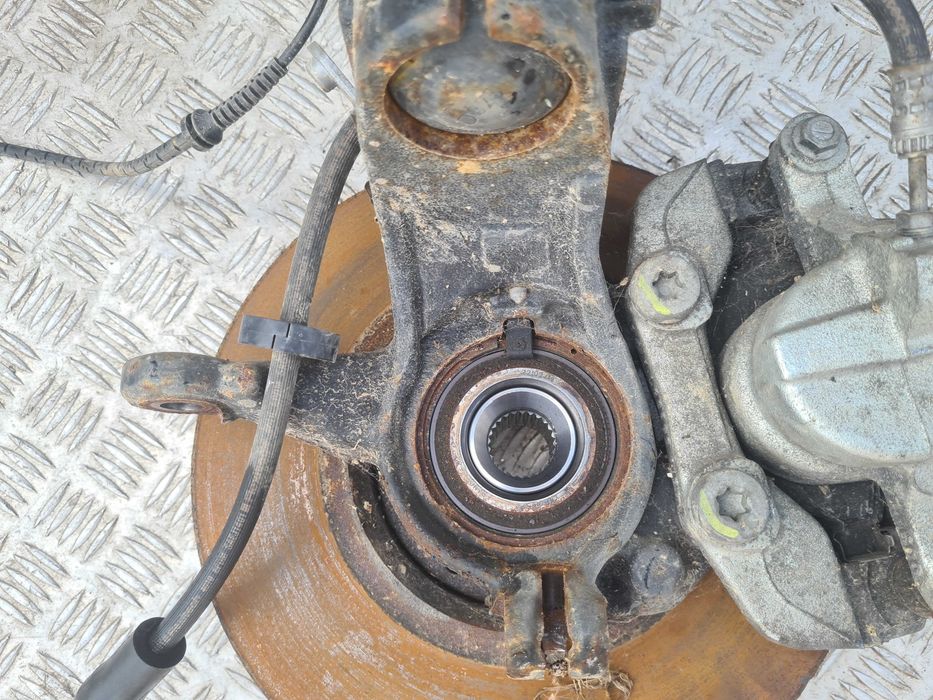 Opel Crossland 1.2 THP lift mcpherson zwrotnica lewy przód automat