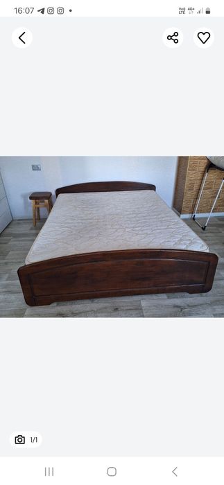 Продам дубове ліжко, без матрасу