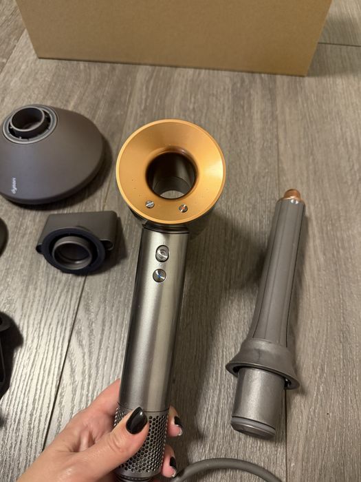 Dyson supersonic дайсон фен диффузор укладка выпрямление Коанда локоны