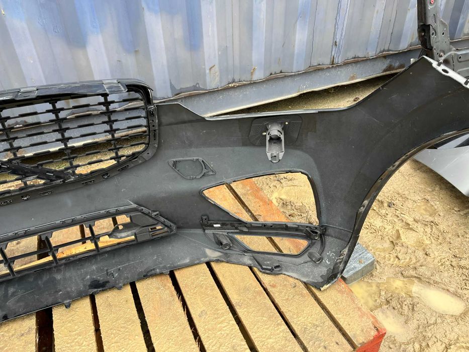 Volvo xc60 r-design zderzak 17-21r,z grilem i kratka dolna stan lux