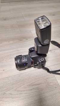 Sony с оптикой Carl Zeiss Vario-Sonnar T*16-80mm и вспышкой Metz